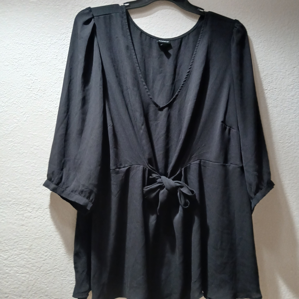 Torrid size 4 Elegant Black Women's Top
